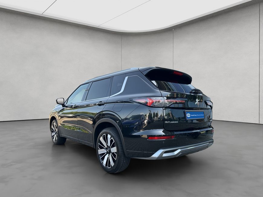 Mitsubishi Outlander 2.4 4WD Plug-In HYB TOP,360°Kam,Leder,