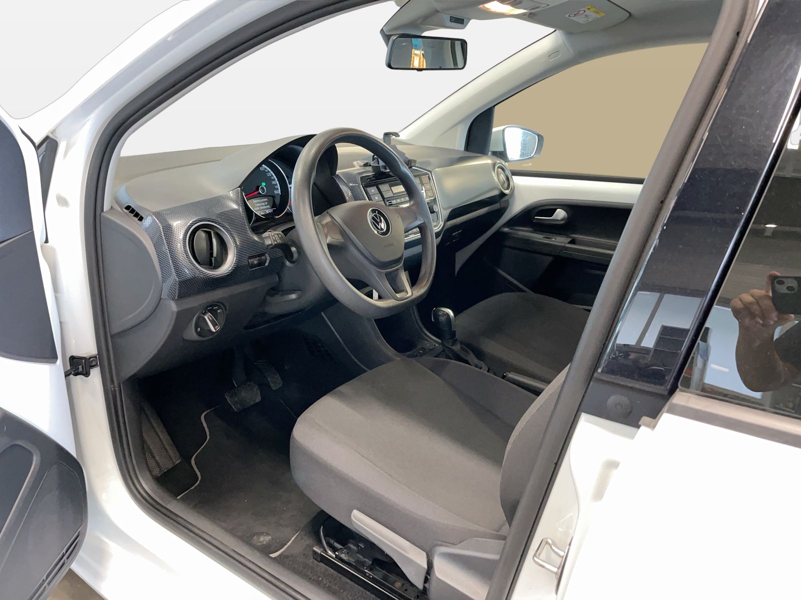 Volkswagen e-up! move up! - Samsaru's Car Outlet