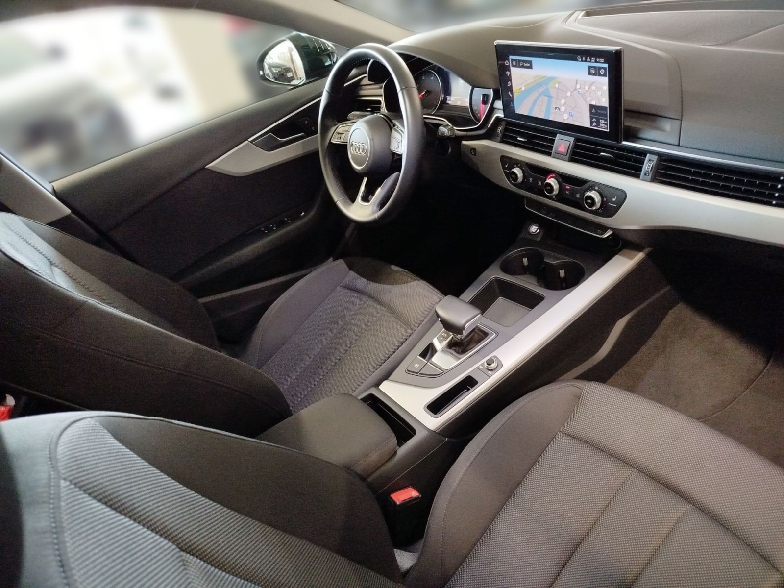 Audi A4 Avant 35 TDI S tronic advanced - Samsaru's Car Outlet