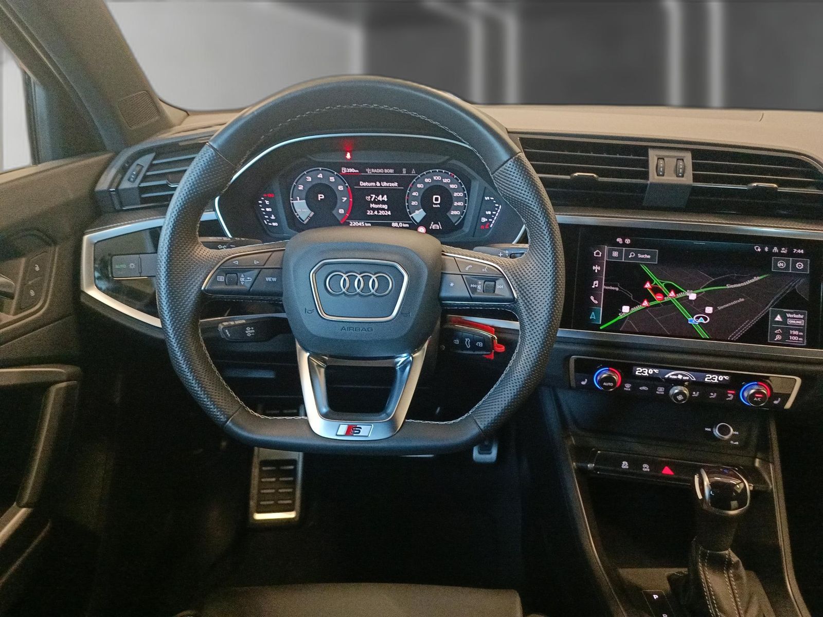 Audi Q3 40 TFSI quattro S tronic S-Line - Samsaru's Car Outlet