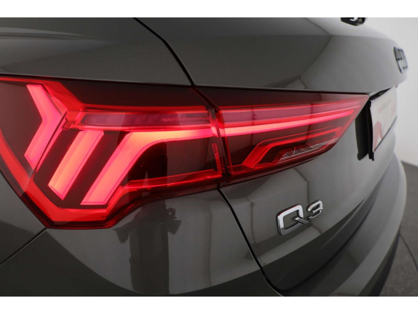 Audi Q3 35 TDI quattro advanced - Samsaru's Car Outlet