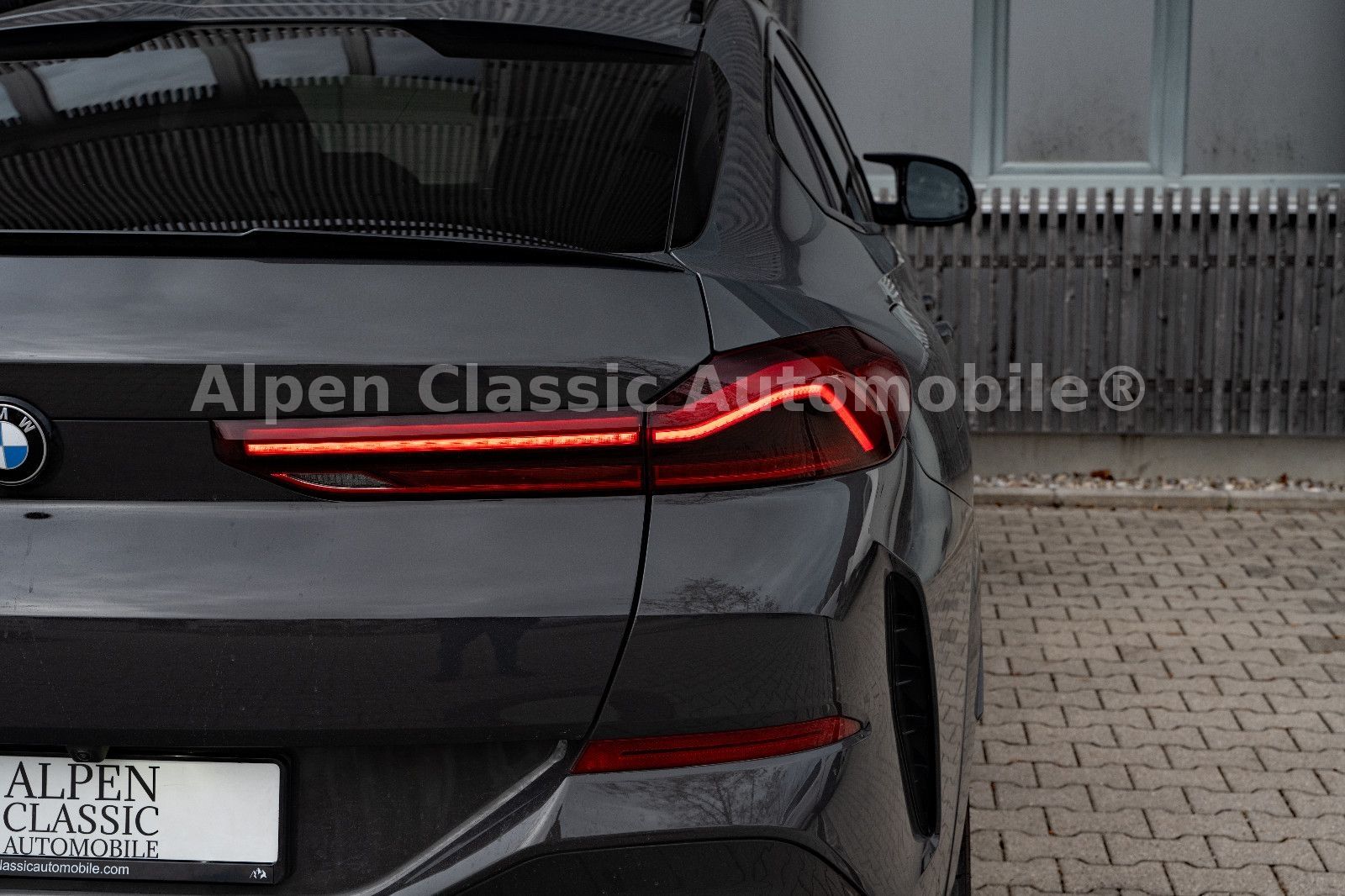 BMW X6 M60 i xDrive B&W, HUD, PANO, AHK, Massage