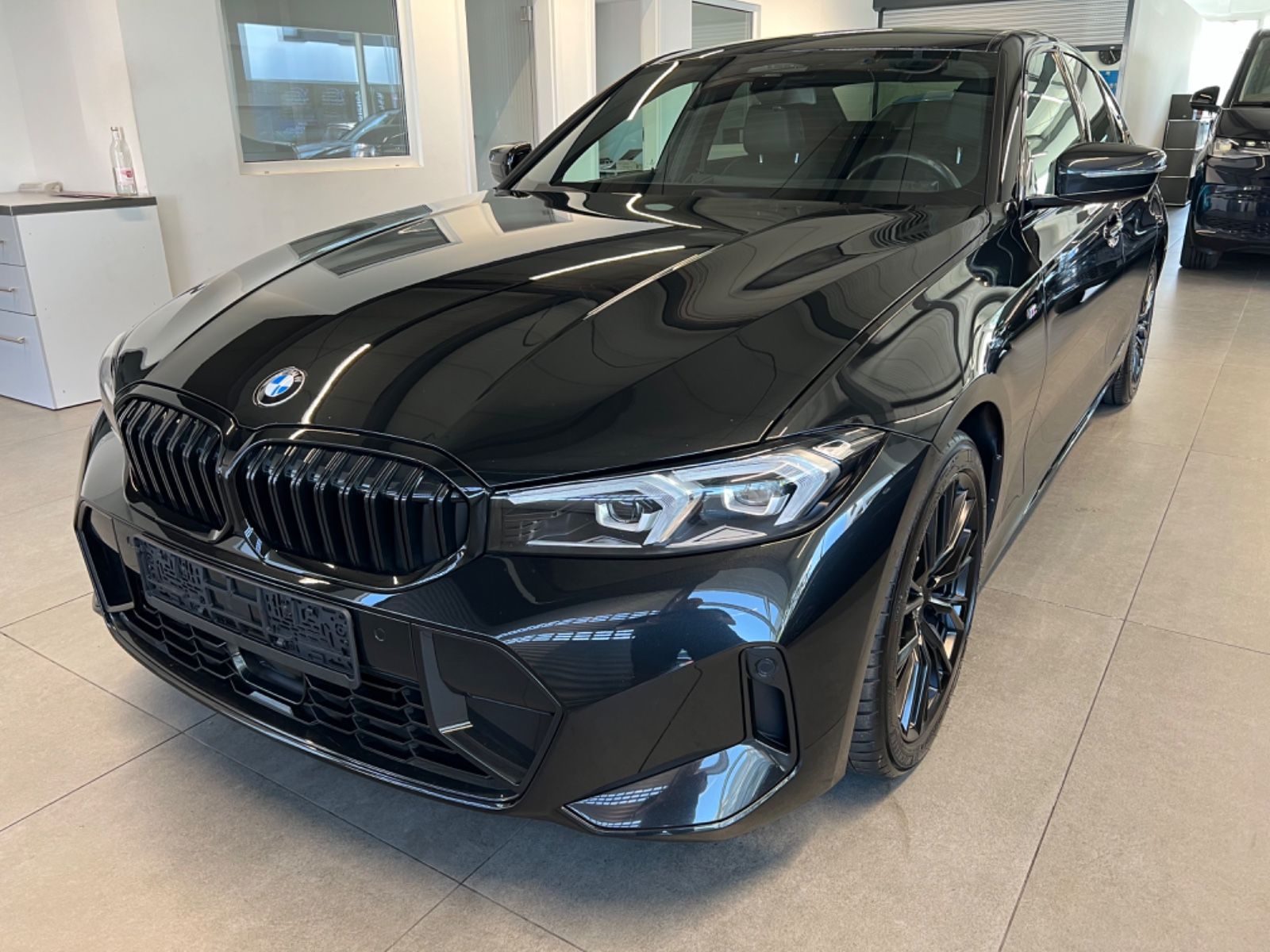 BMW 320 d xDrive M Sport - Samsaru's Car Outlet