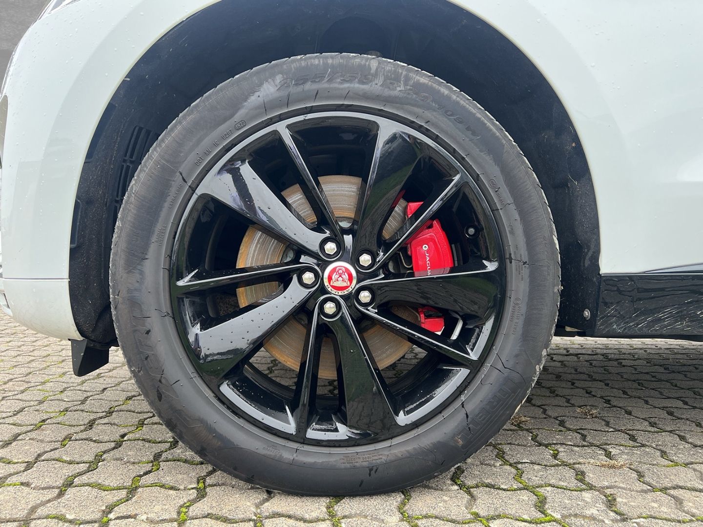Jaguar F-Pace D300 R-Dynamic Black *PanoSD*