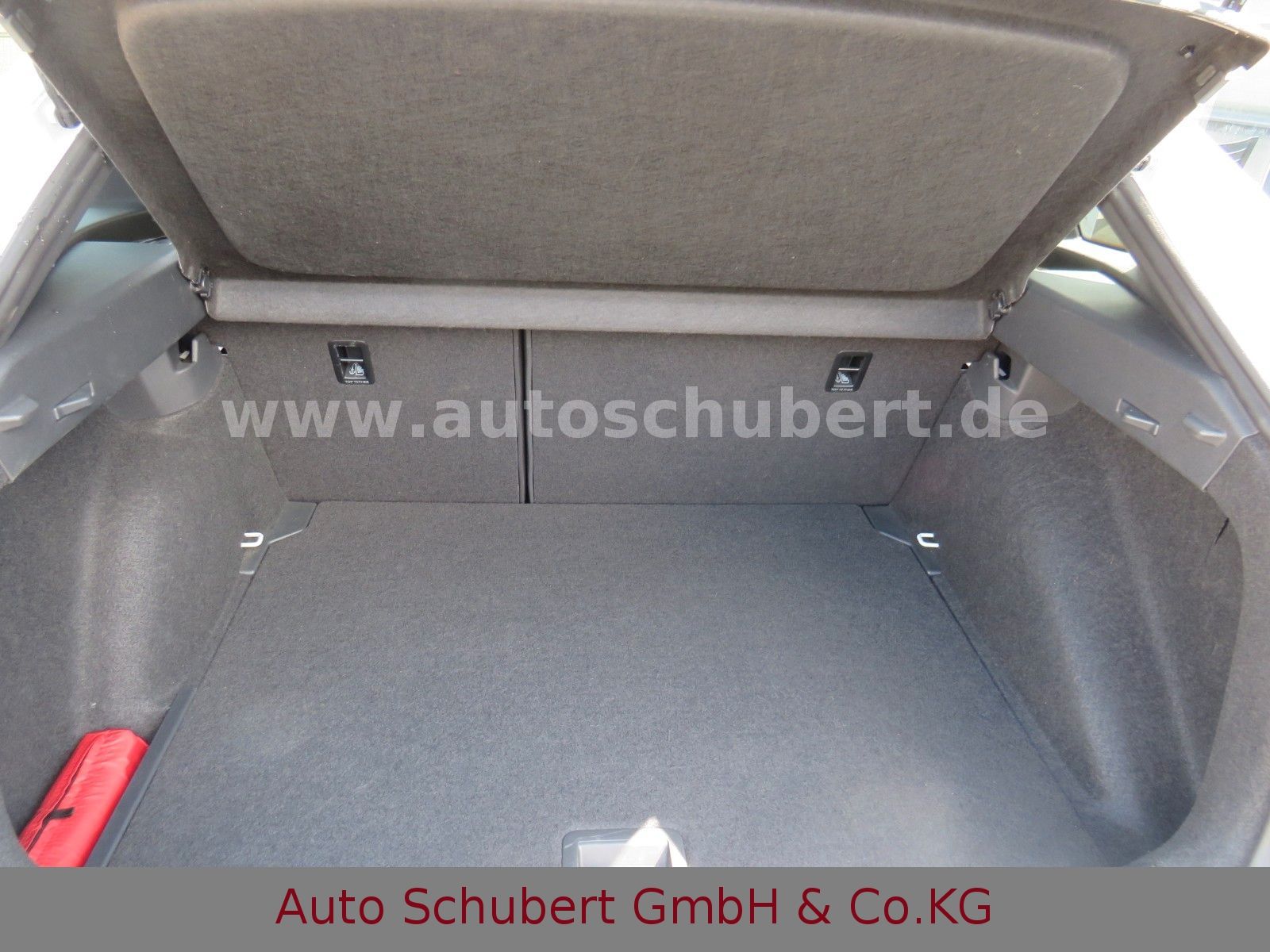 Volkswagen Taigo 1.5 TSI DSG R-Line - Samsaru's Car Outlet