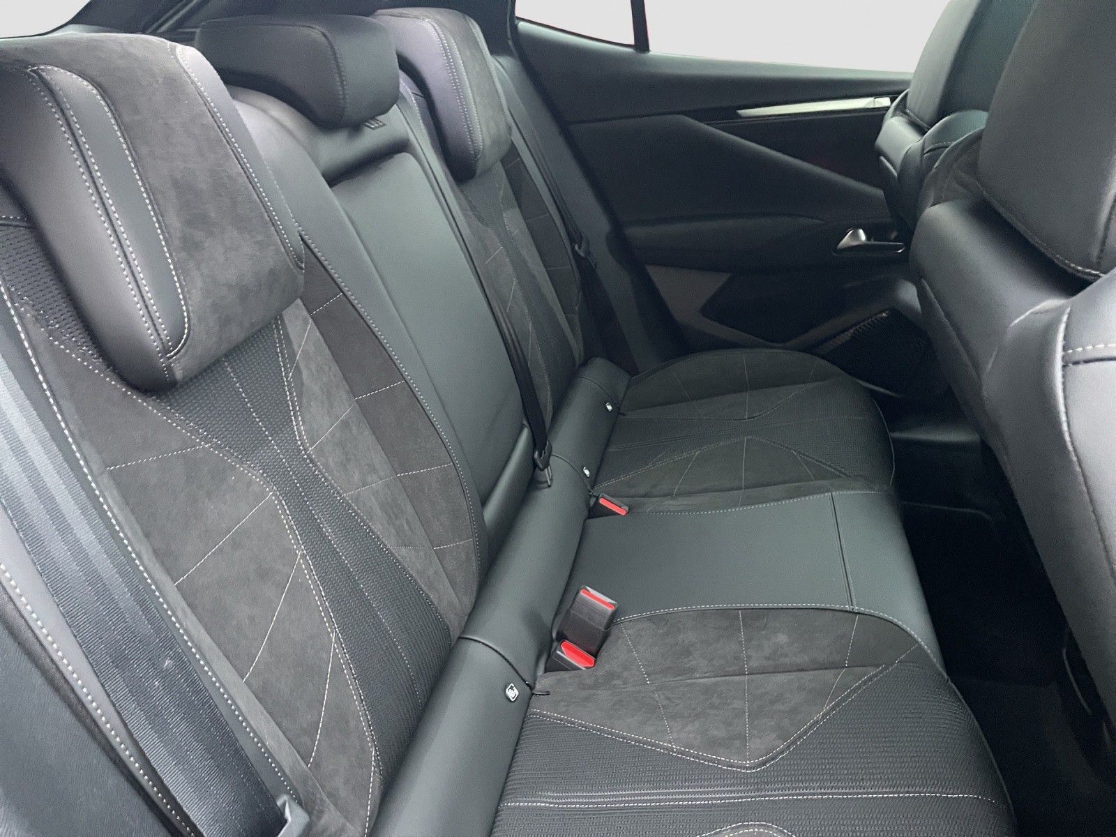 DS Automobiles DS4 Etoile + Alcantara 145 Hybrid  136 AHK/Komfo