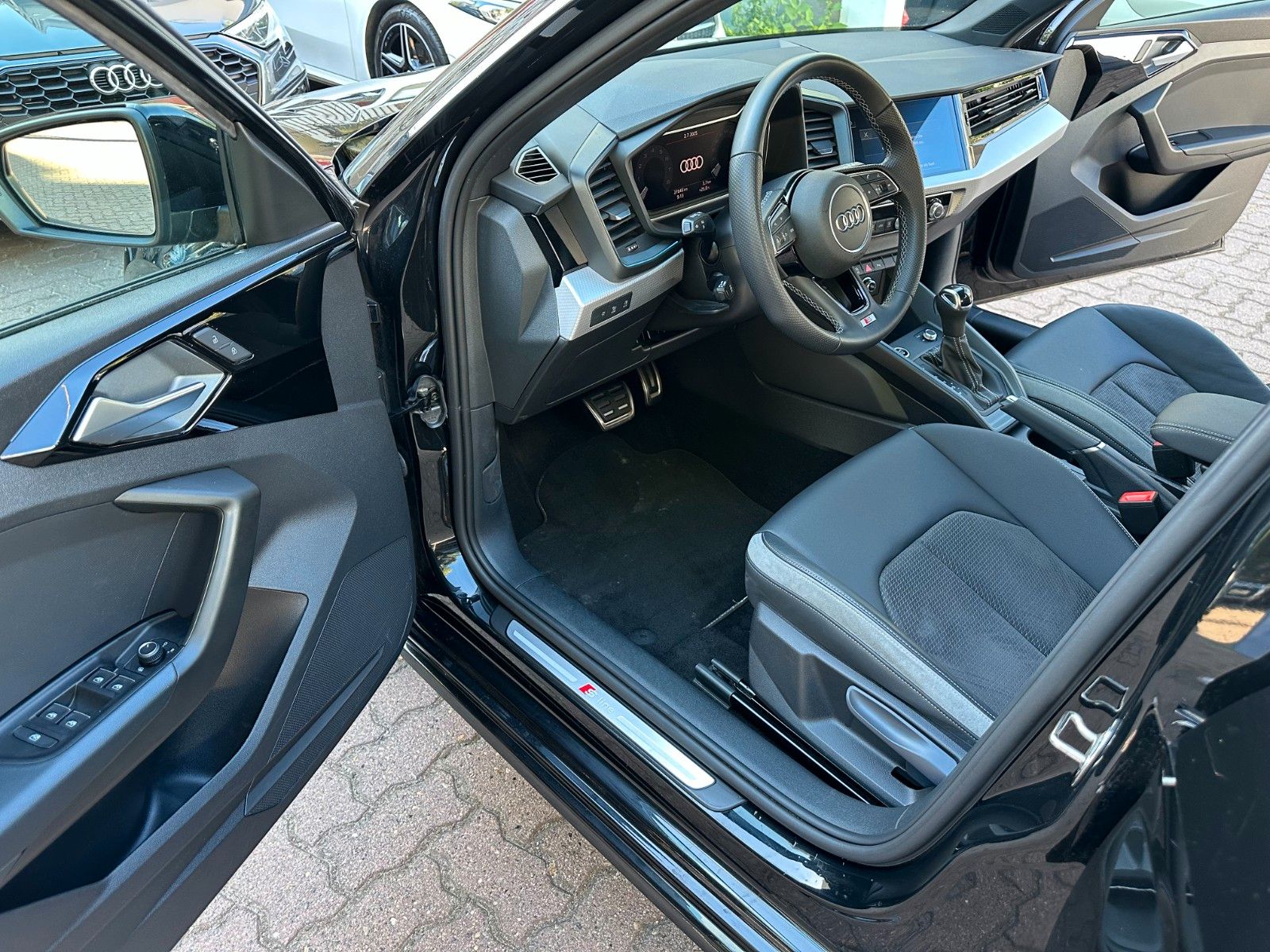 Audi A1 30 TFSI S line*LEDER*NAVI*SHZ*LED*MMI*APS+