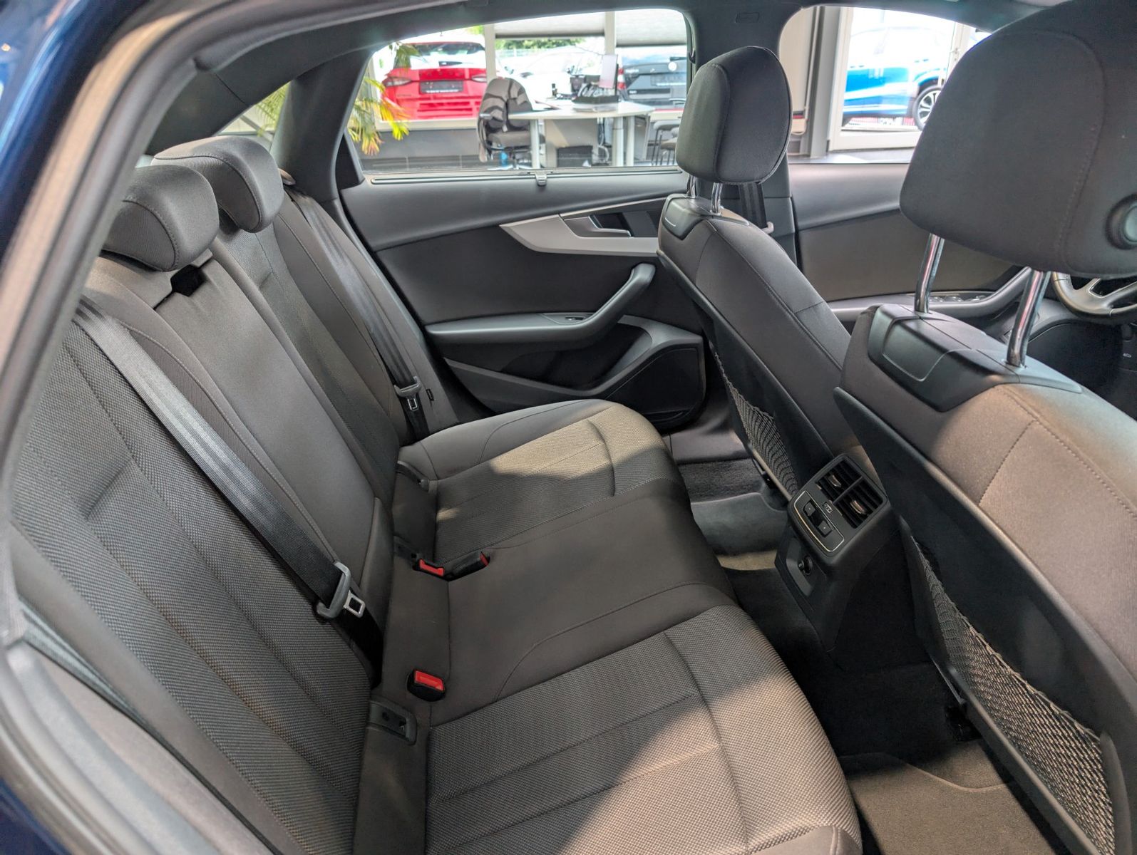 Audi A4 40 TDI S tronic advanced - Samsaru's Car Outlet