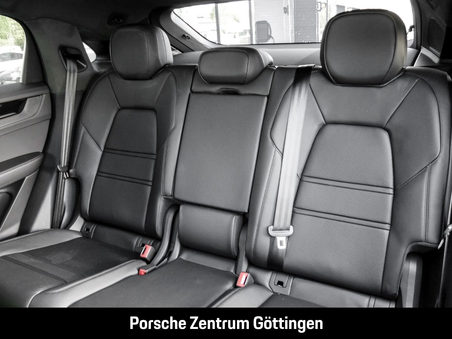 Porsche Cayenne GTS Coupe BOSE InnoDrive Surround-View