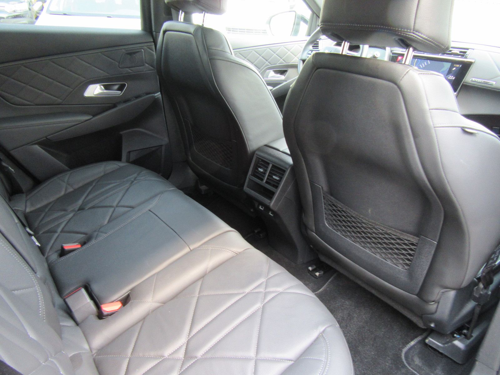 DS Automobiles DS7 Crossback SoChic PT 225 EAT8*Pano-Dach*Sitzh