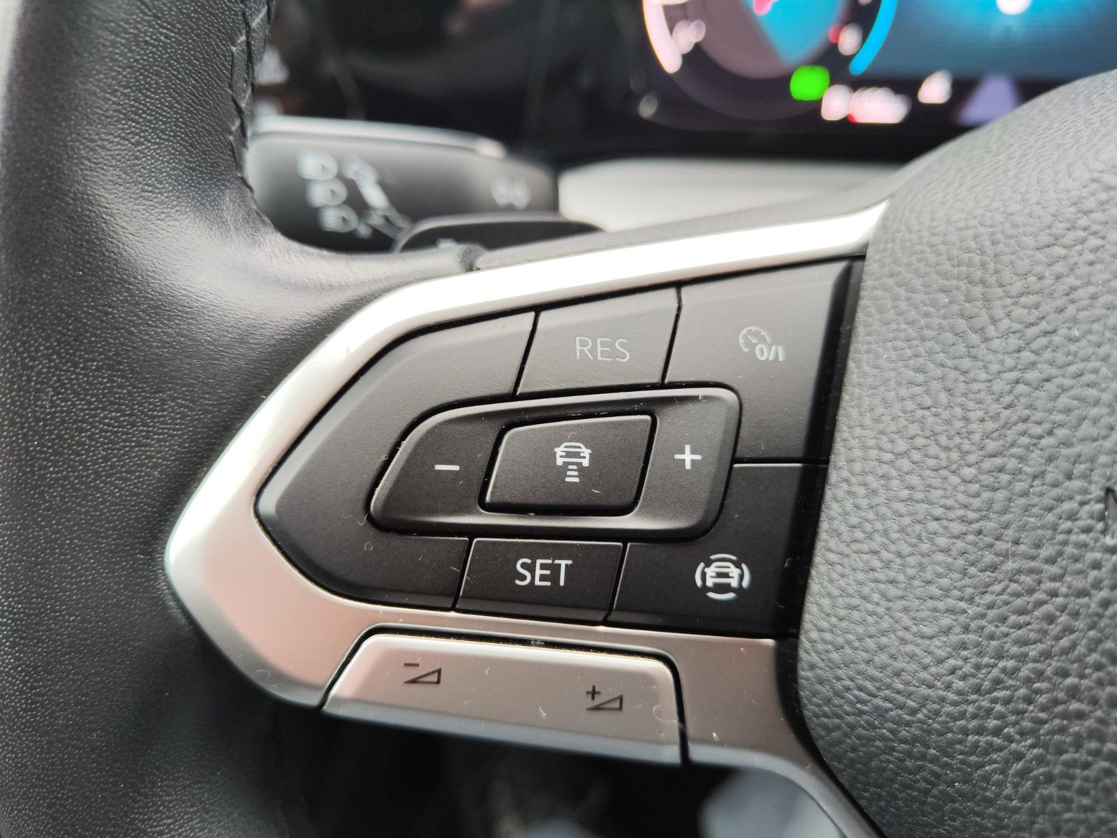 Volkswagen Golf VIII Variant Life eTSI DSG - Samsaru's Car Outlet