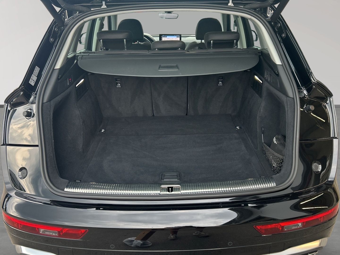 Audi Q5 40 TDI S-Line - Samsaru's Car Outlet