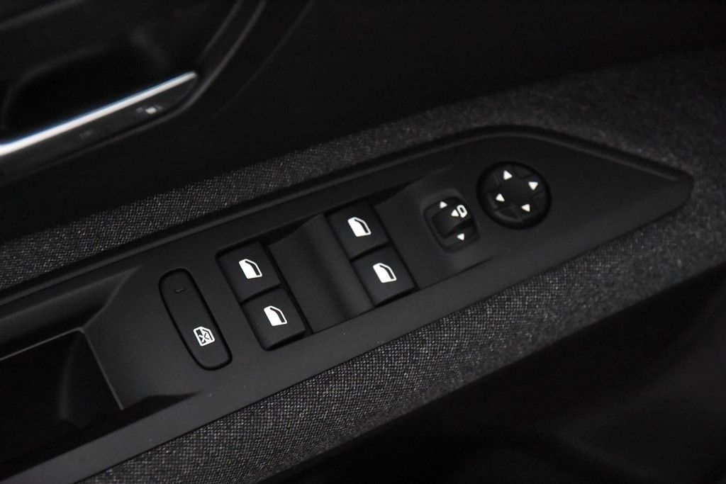 Peugeot 3008 Allure EAT 8 *Navi*Park ass.*