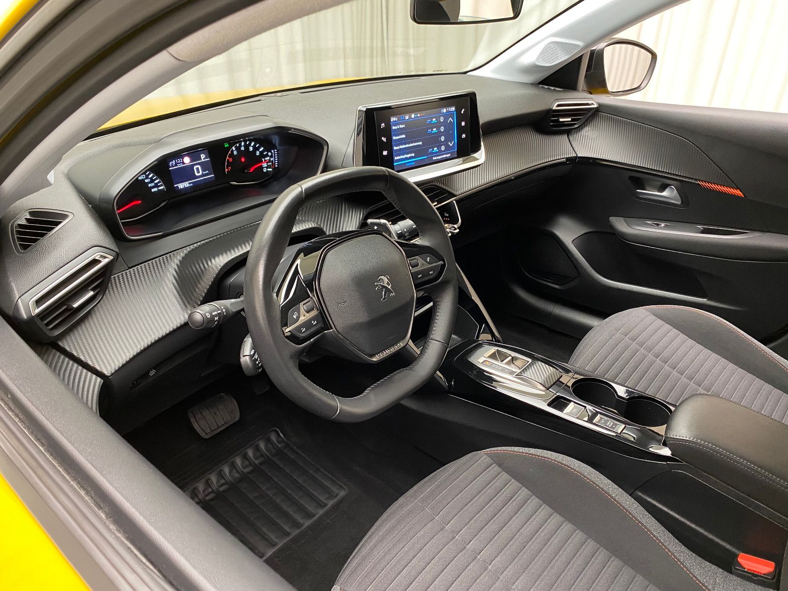Peugeot 208 Active Pack 1.2 Automatik - Samsaru's Car Outlet