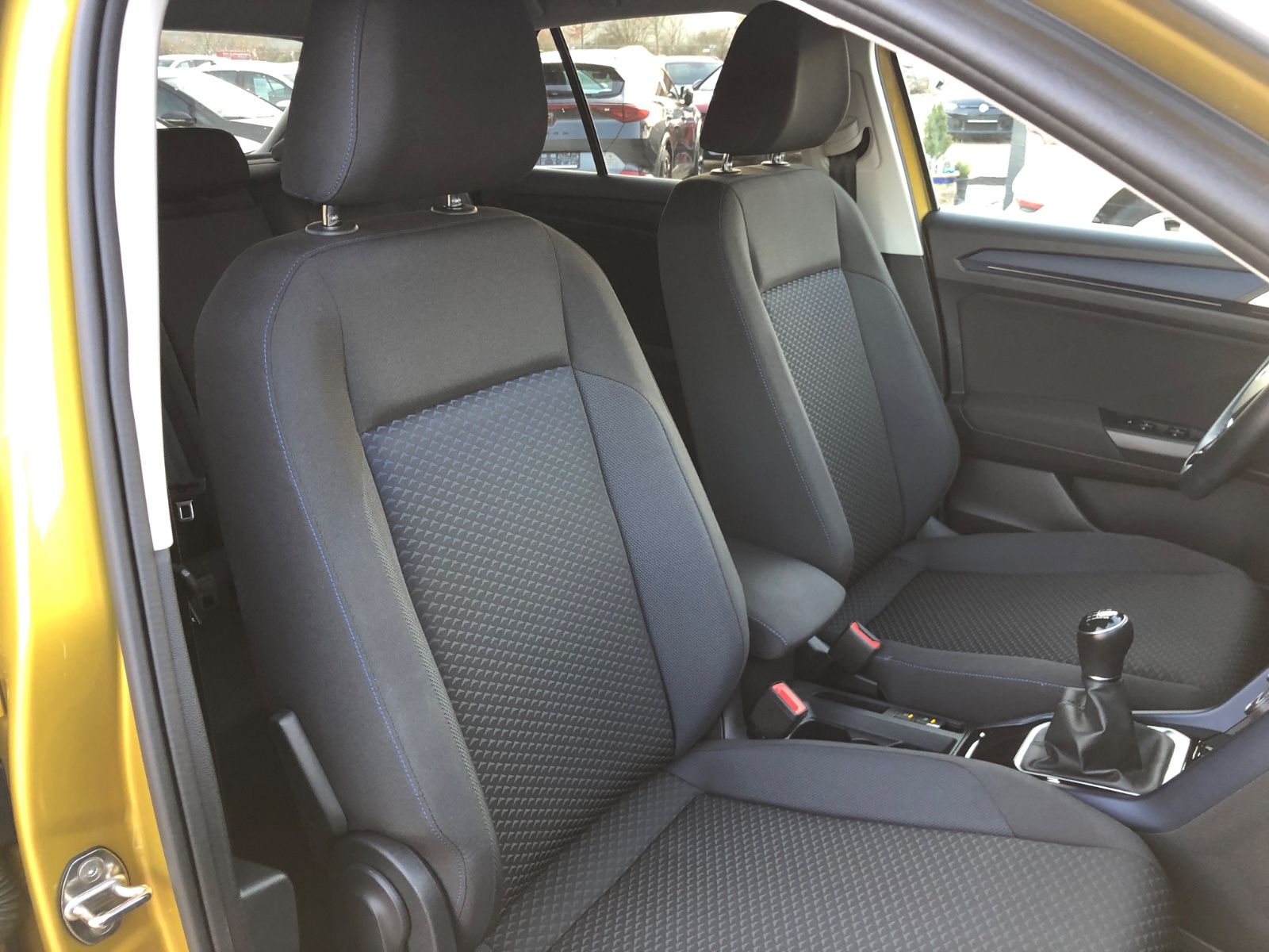 Volkswagen T-Roc United - Samsaru's Car Outlet