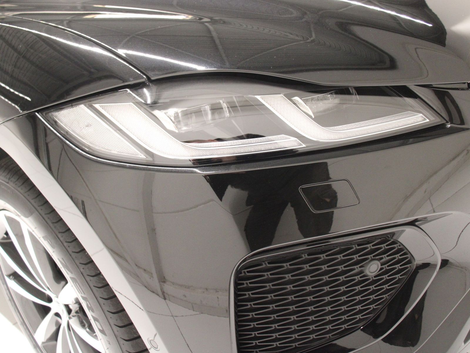 Jaguar F-Pace D300 AWD R-Dynamic SE inkl. Winterkomplet