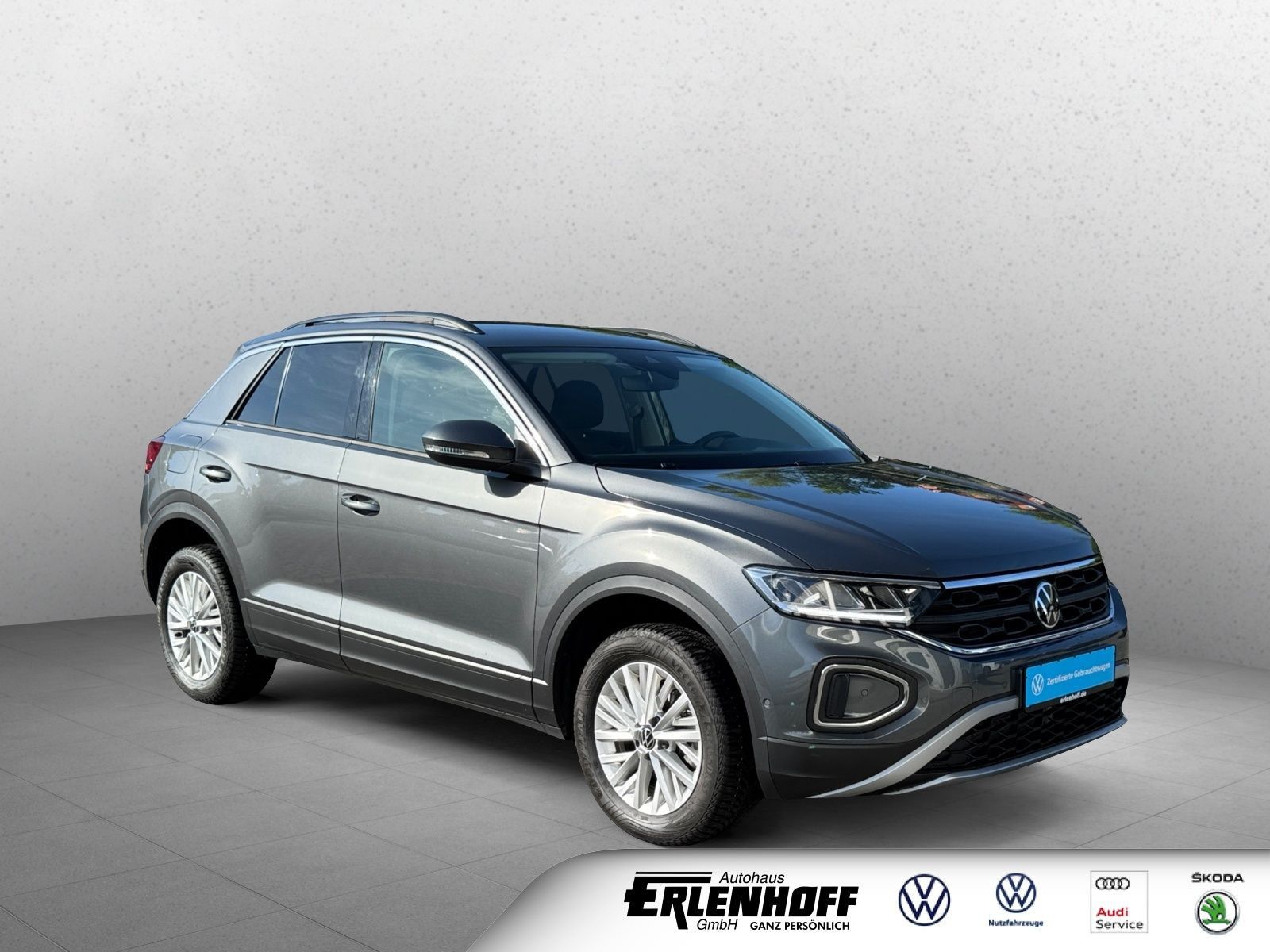 Volkswagen T-Roc 1.0 TSI Life - Samsaru's Car Outlet