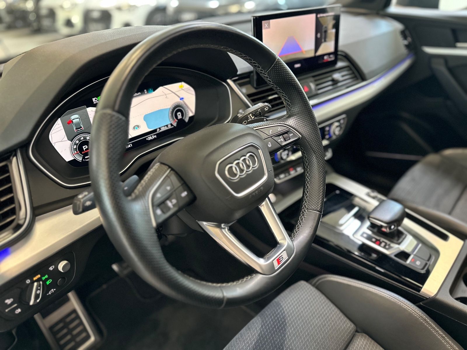 Audi Q5 45 TFSI quattro S line - Samsaru's Car Outlet
