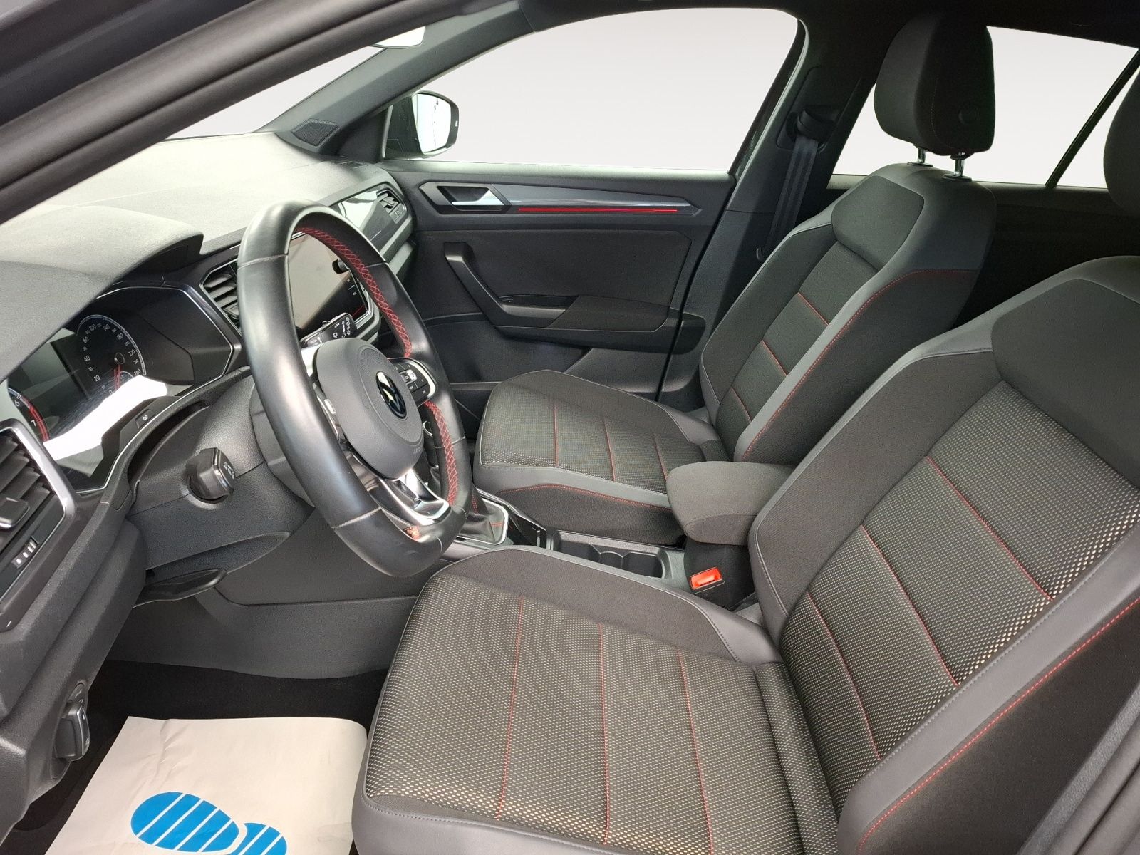 Volkswagen T-Roc 1.5 TSI Sport - Samsaru's Car Outlet