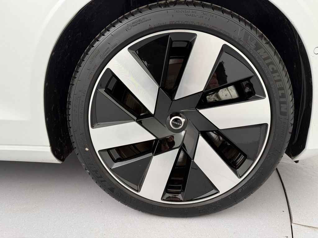 Volvo V60 T6 Ultra Dark Recharge Plug-In Hybrid AWD