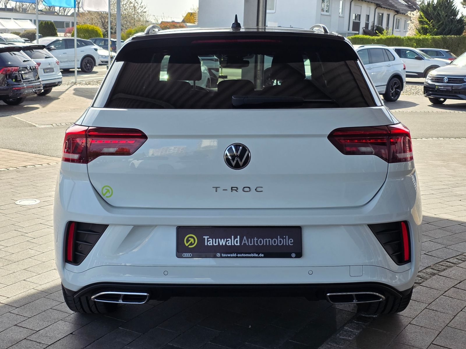 Volkswagen T-Roc 2.0 TDI DSG R-Line - Samsaru's Car Outlet