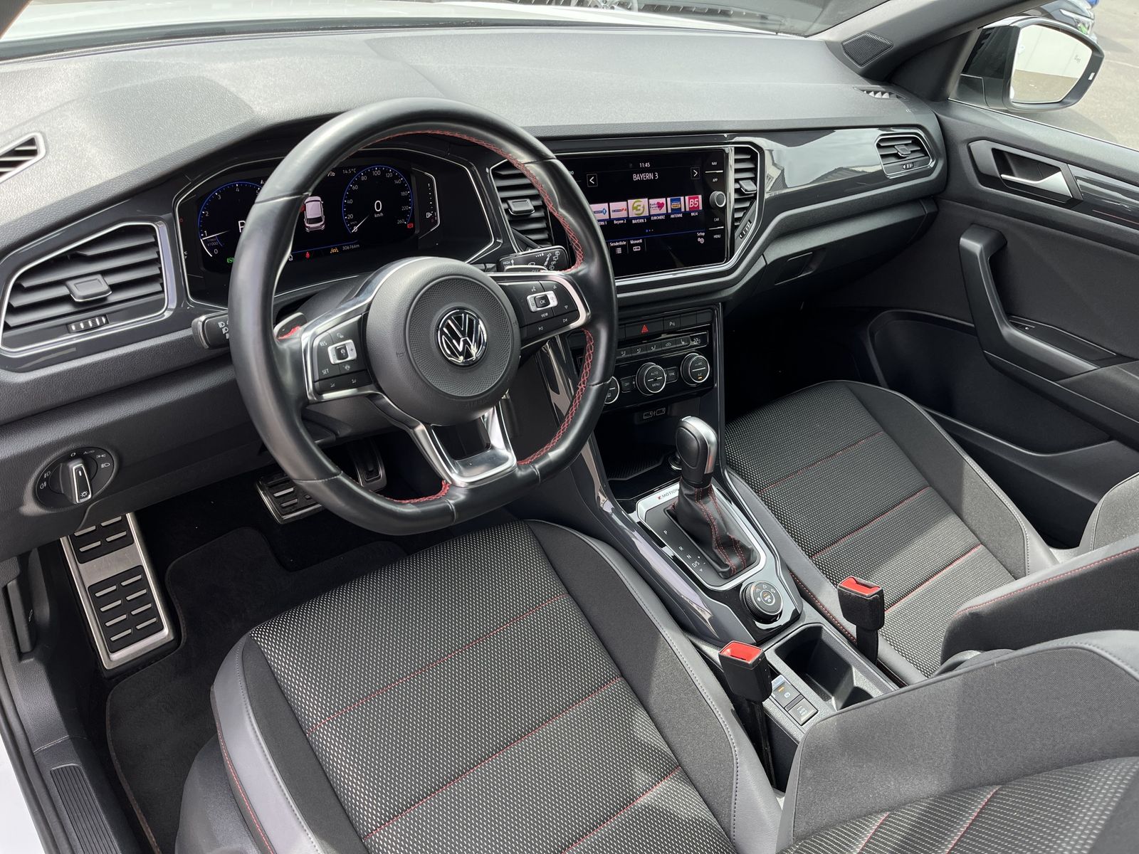 Volkswagen T-Roc 2.0 TSI DSG 4Motion Sport - Samsaru's Car Outlet