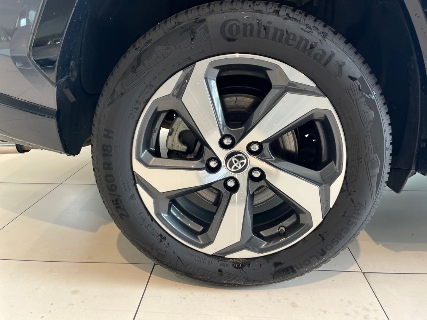 Toyota RAV 4 Plug-in-Hybrid 4x4 Technik - Samsaru's Car Outlet