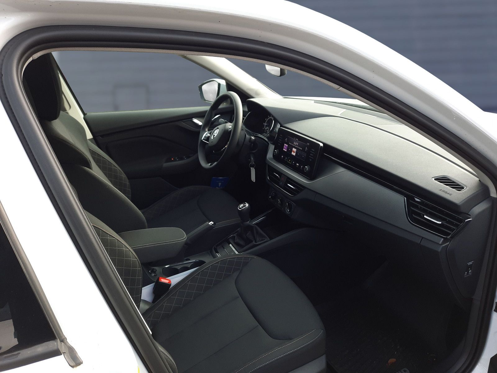 Skoda Kamiq 1.0 TSI Ambition - Samsaru's Car Outlet