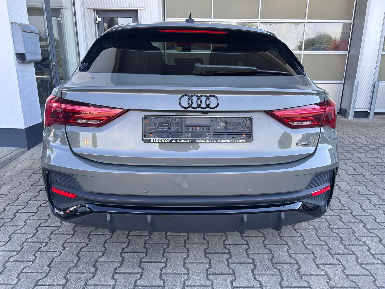 Audi Q3 40 TDI quattro S line 2.0TDI Sportb. AHK DCC