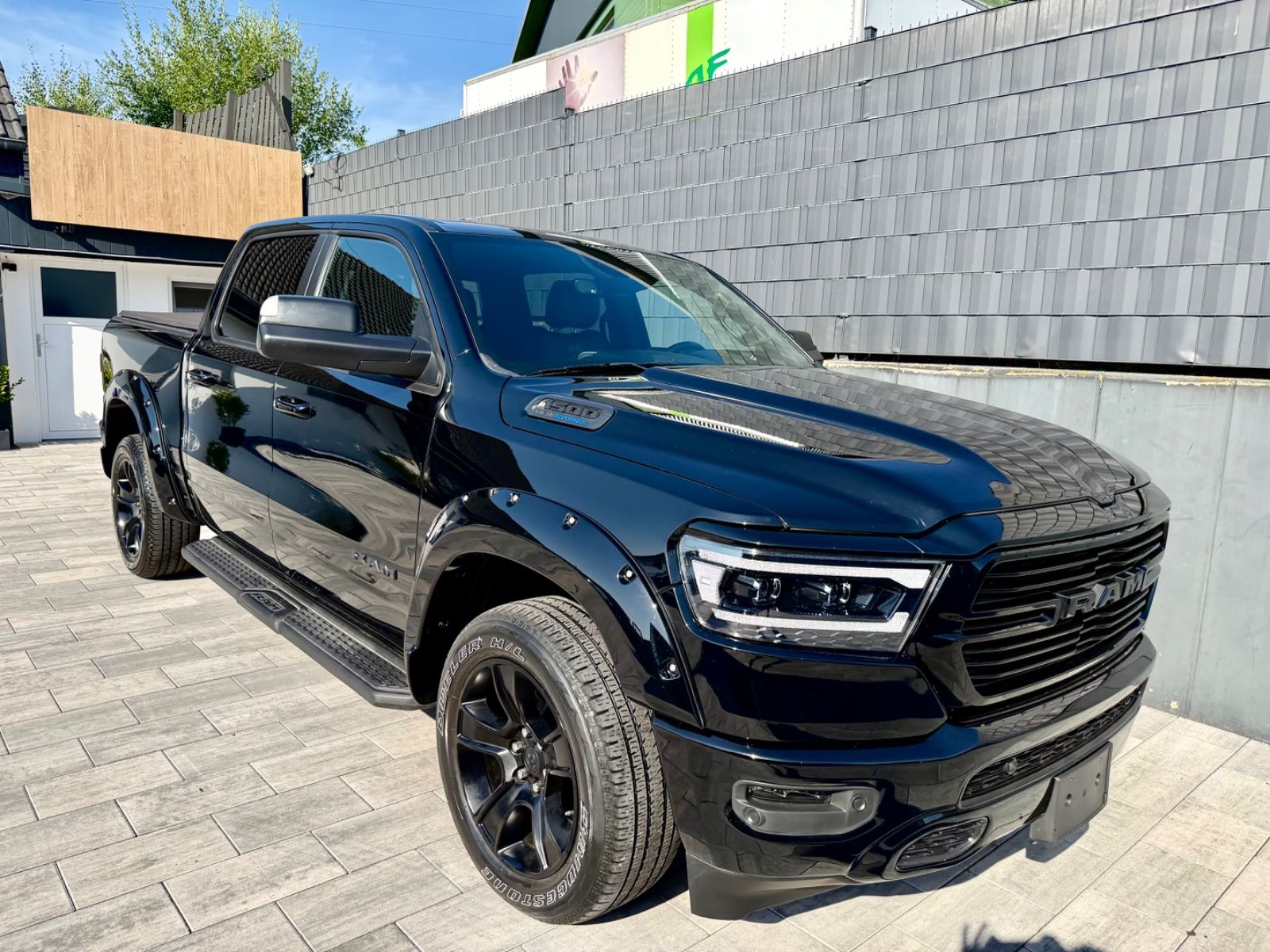 Dodge RAM 5,7 V8 HEMI-WIDEBODY-SPORT/EDITION-CREW CAB