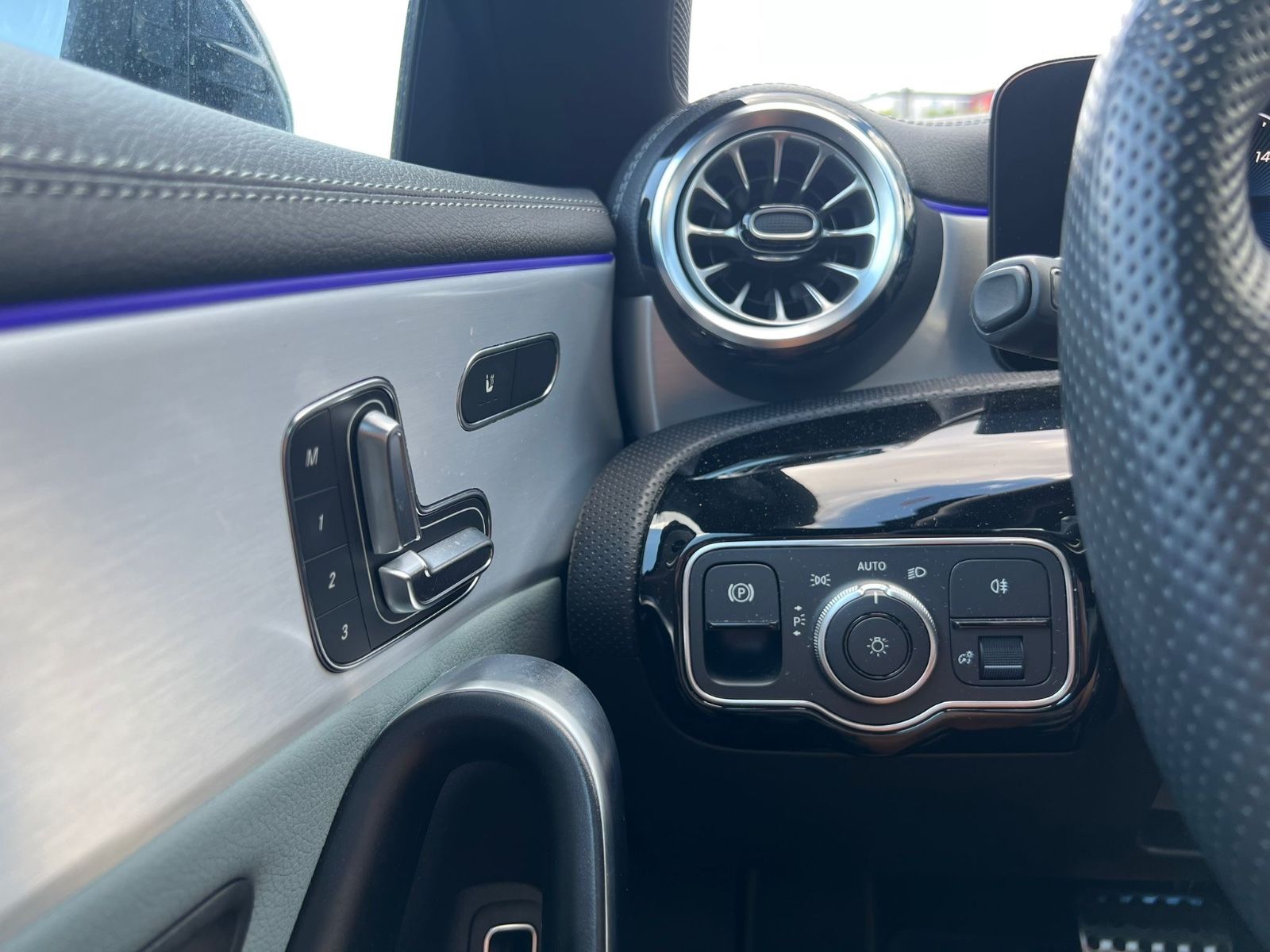 Mercedes-Benz CLA 200 AMG - Samsaru's Car Outlet