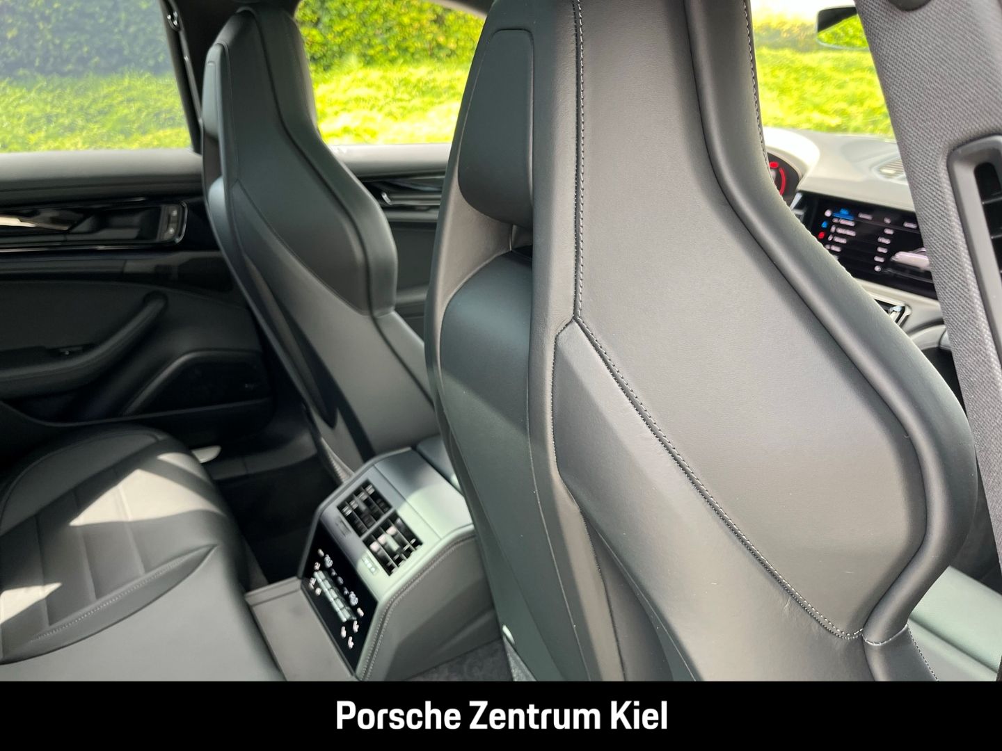 Porsche Panamera 4 E-Hybrid HA-Lenkung InnoDrive HUD