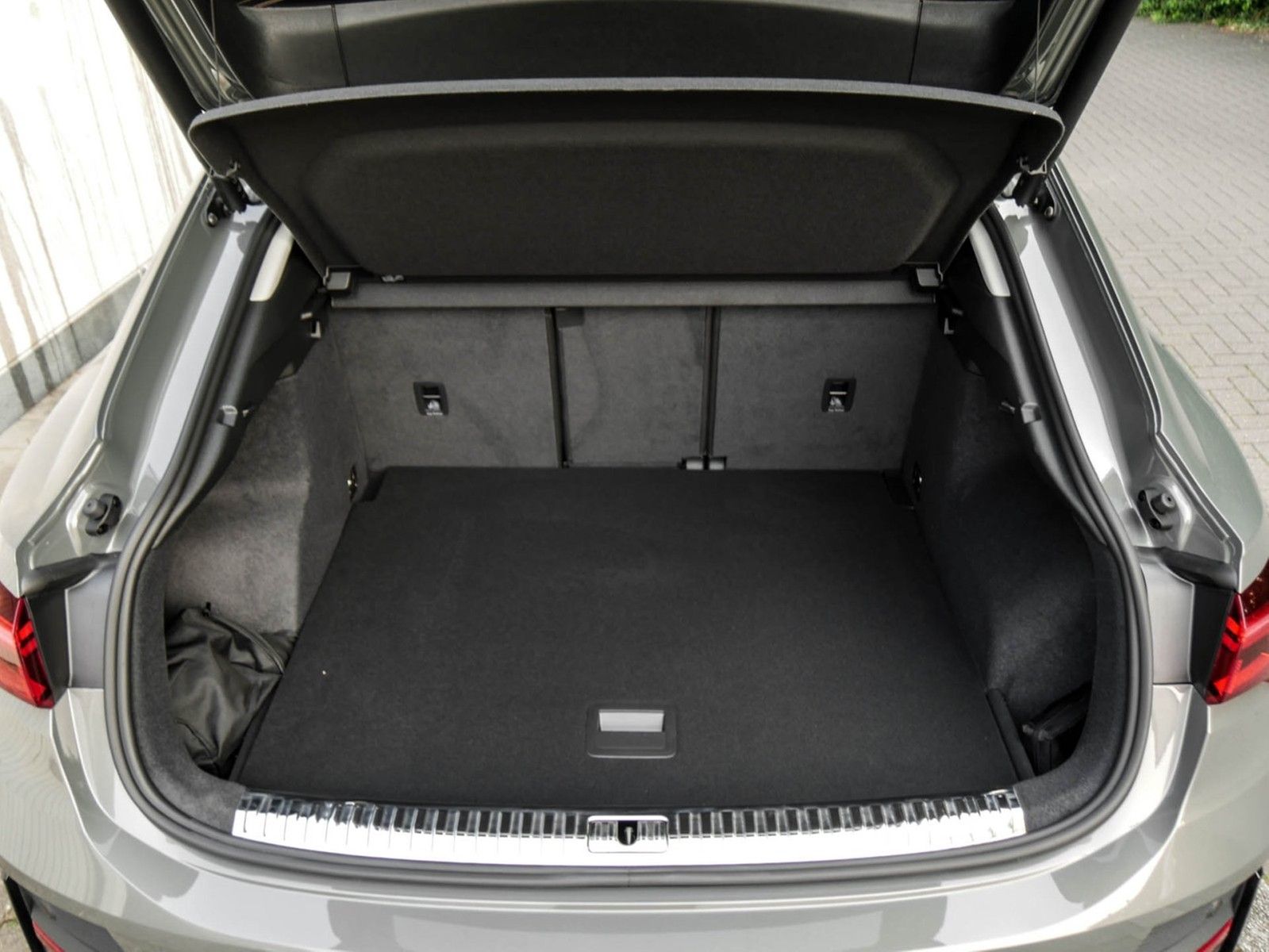 Audi Q3 Sportback 40 quattro S LINE Blackpak - Samsaru's Car Outlet
