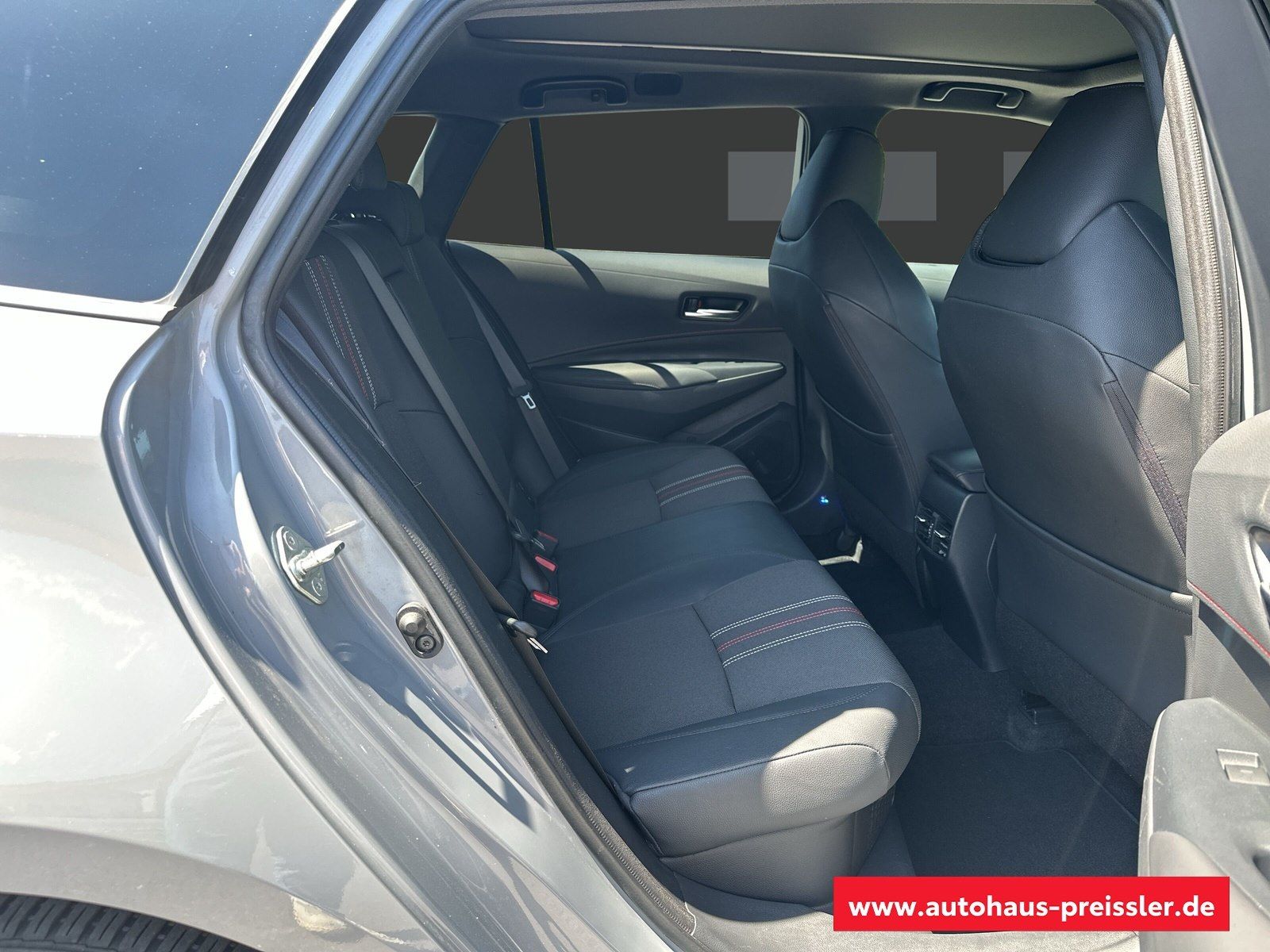 Toyota Corolla Touring Sports 2.0 Hybrid GR Sport - Samsaru's Car Outlet