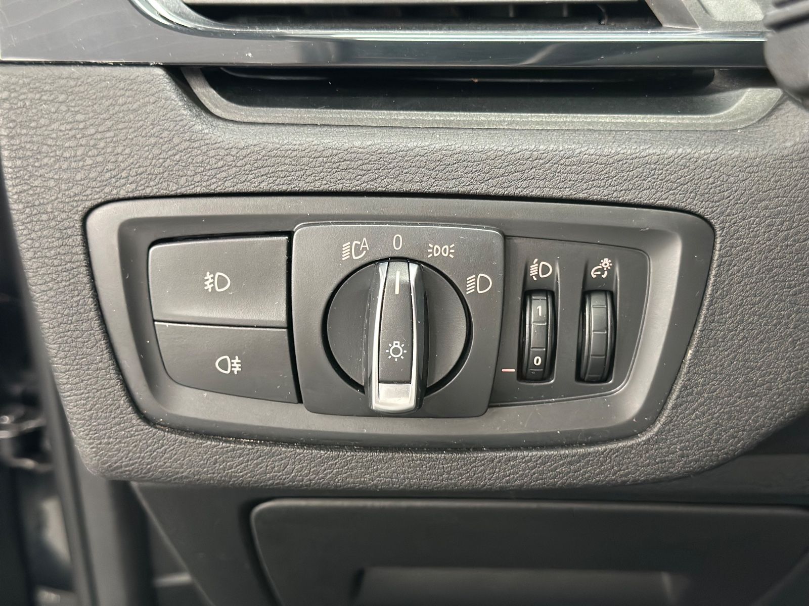 BMW X1 xDrive 25 e Hybrid - Samsaru's Car Outlet