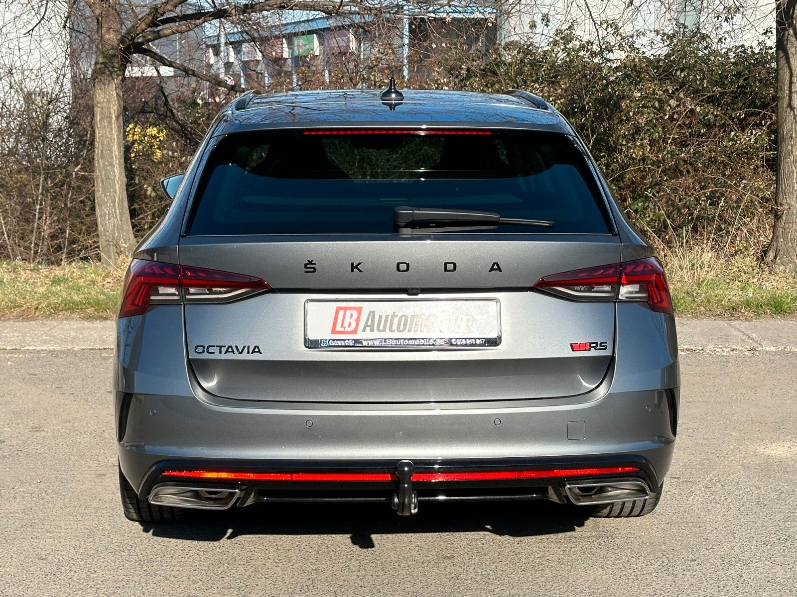 Skoda Octavia Combi RS 2.0TSi DSG - Samsaru's Car Outlet