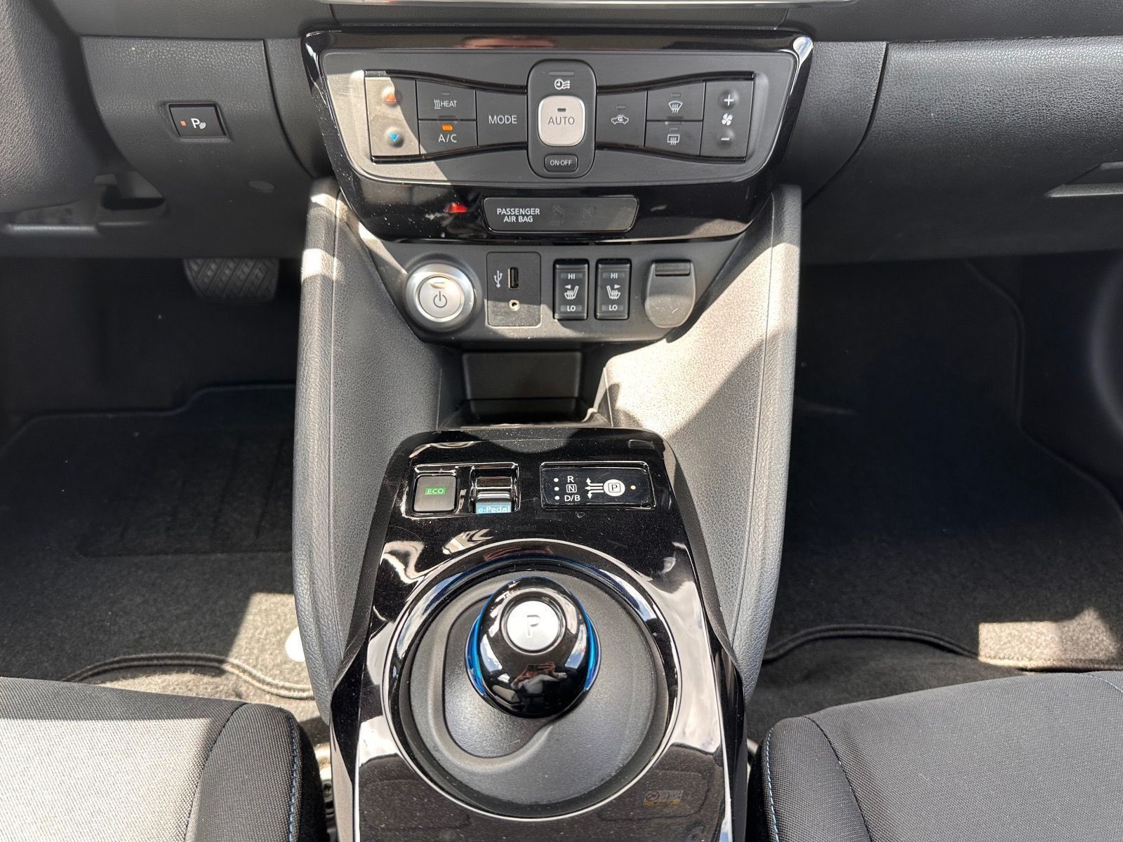 Nissan Leaf - Samsaru's Car Outlet