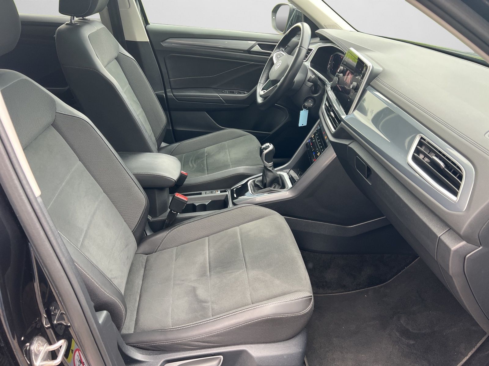 Volkswagen T-Roc 2.0 TDI Style - Samsaru's Car Outlet