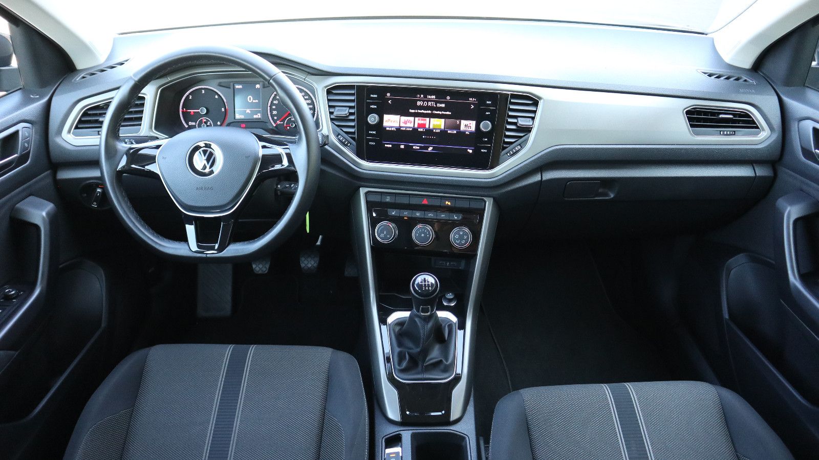 Volkswagen T-Roc Style 2.0 TDI - Samsaru's Car Outlet