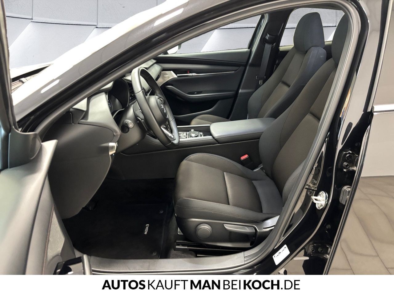 Mazda 3 2.0L SKY- X 186ps 6AT 2025 Exclusive-line DESI