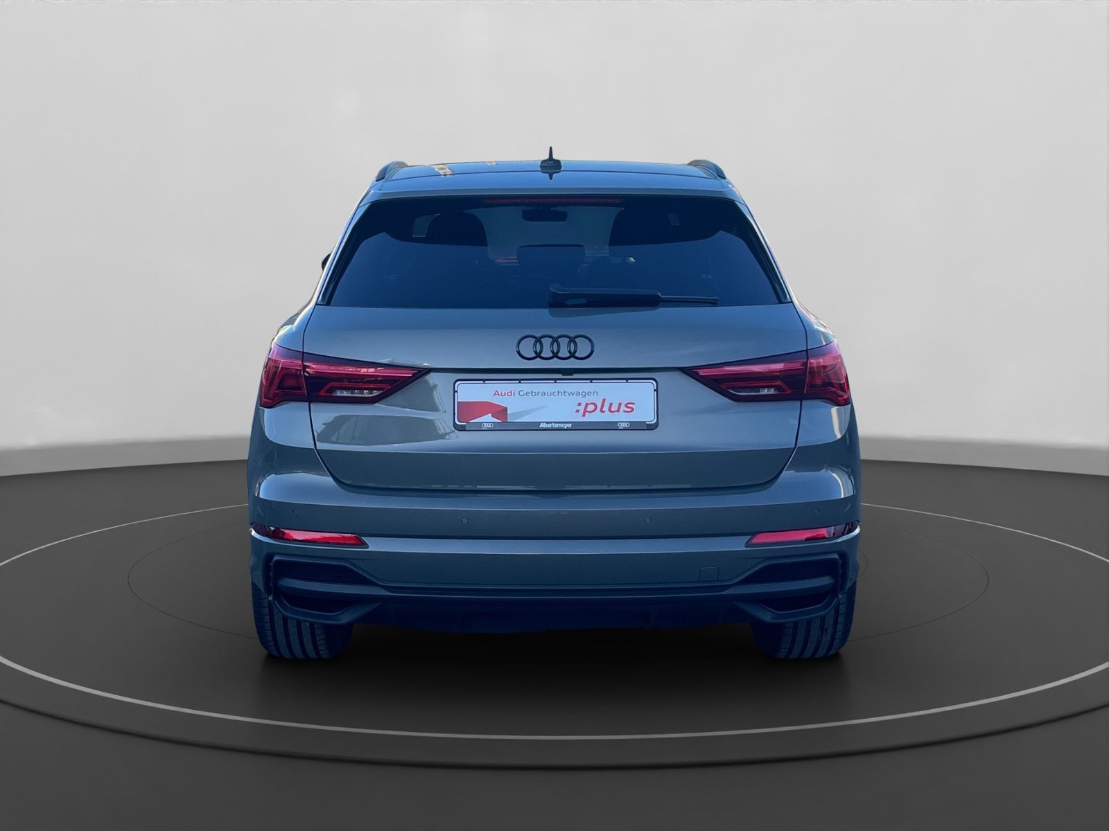 Audi Q3 35 TDI S-LINE+NAVI+LED+AHK+PANO
