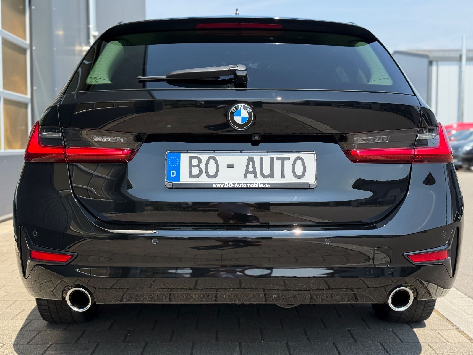 BMW 320 d - Samsaru's Car Outlet