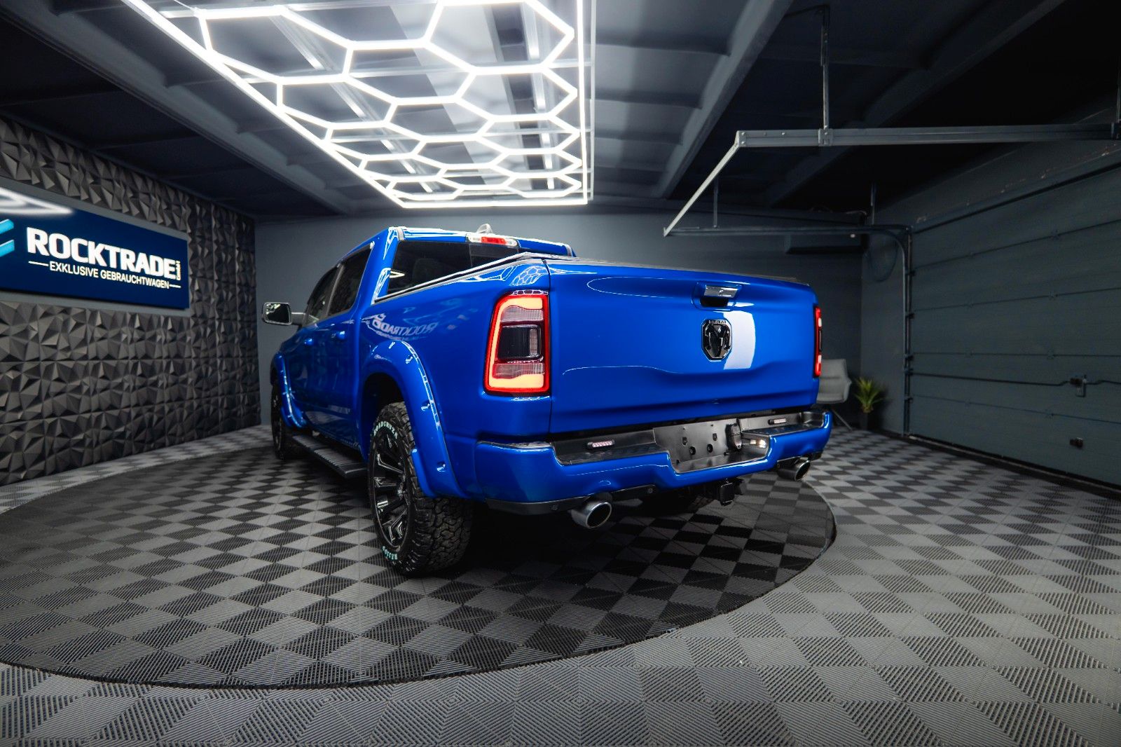 Dodge RAM 5.7 V8 HEMI 4x4 OFFROAD Night Limited 19%