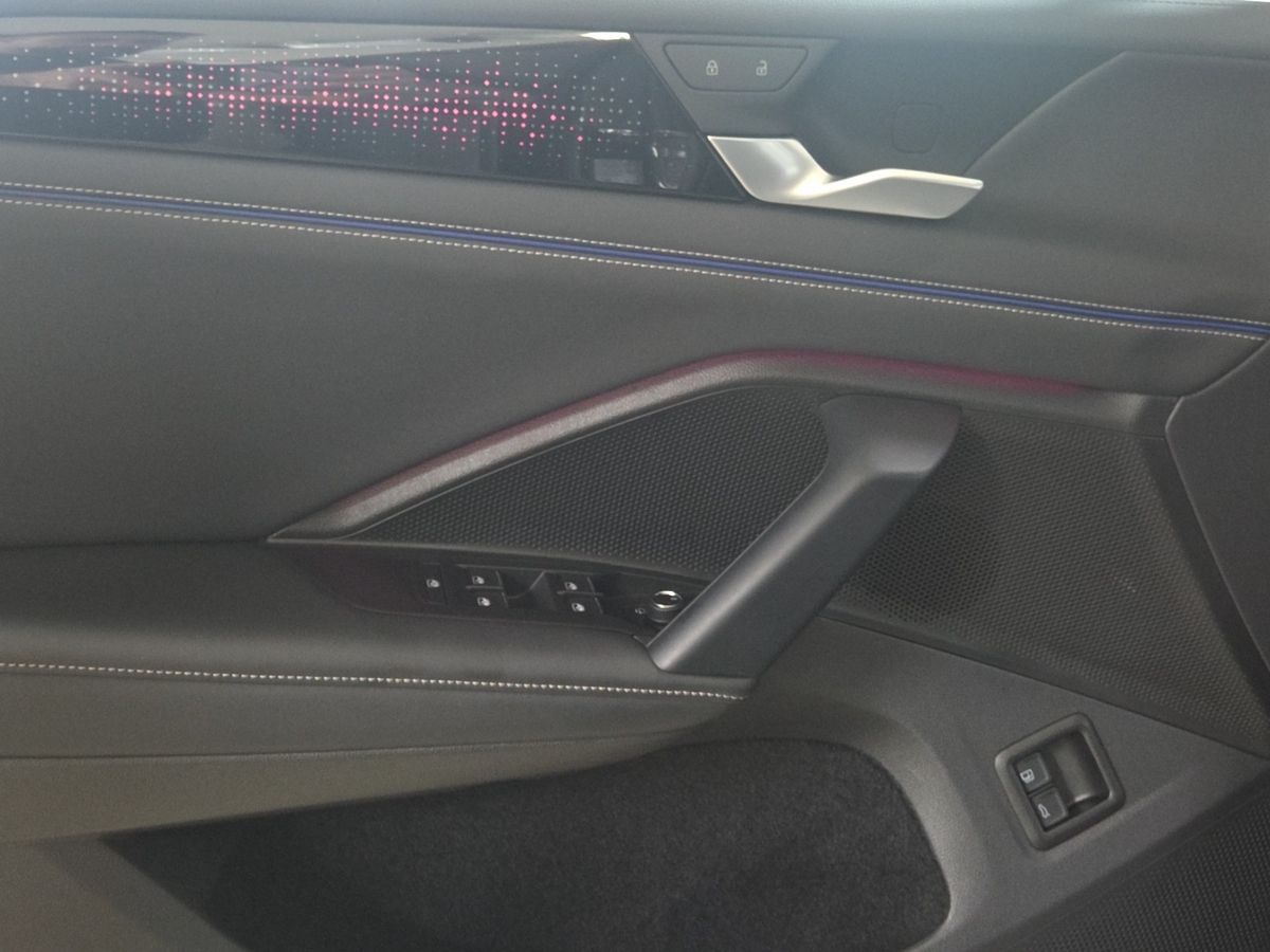 Volkswagen Tiguan R-Line 1.5  eHybrid OPF AHK|HUD|360°