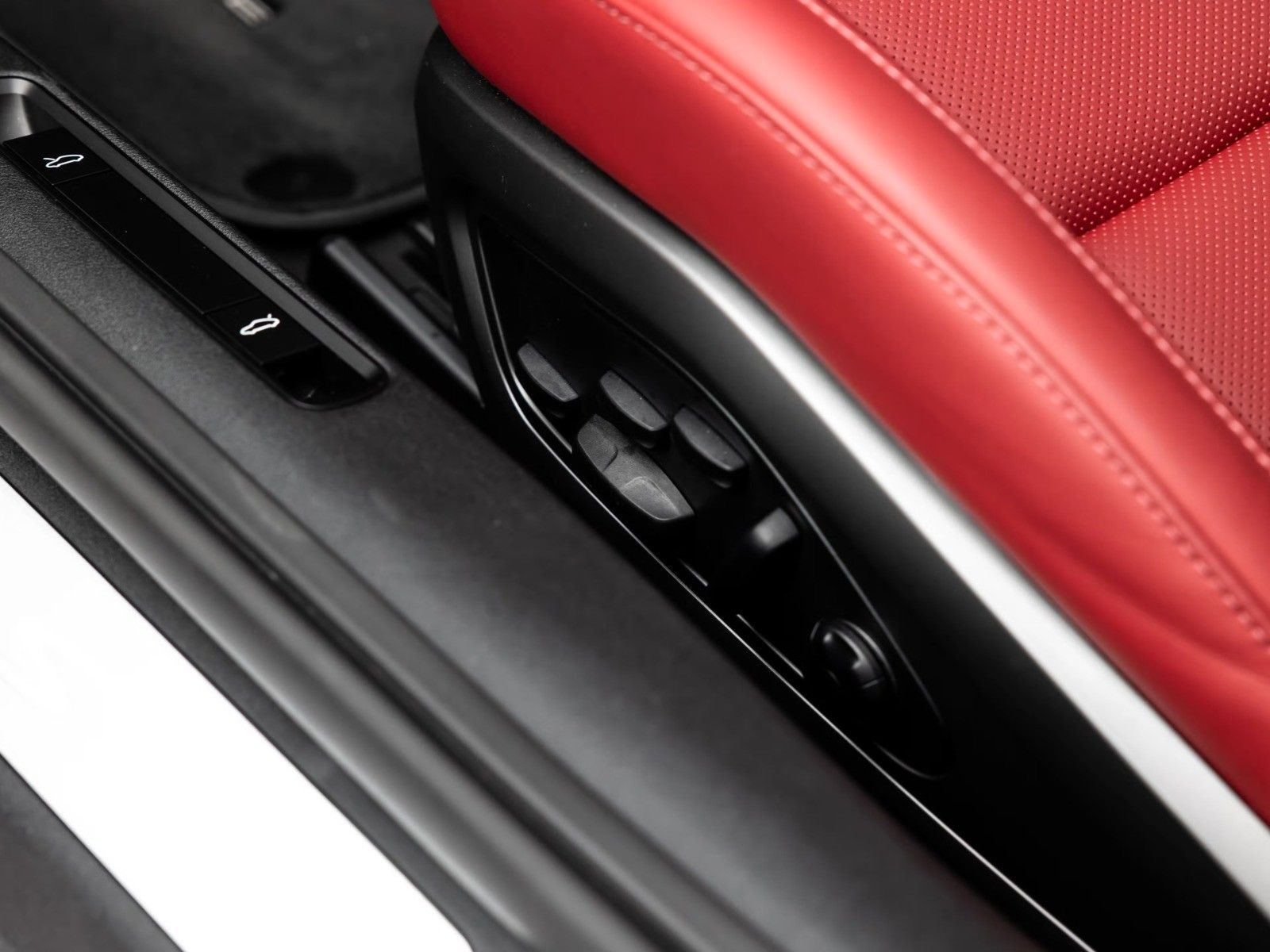 Porsche 992 911 Turbo S - Samsaru's Car Outlet