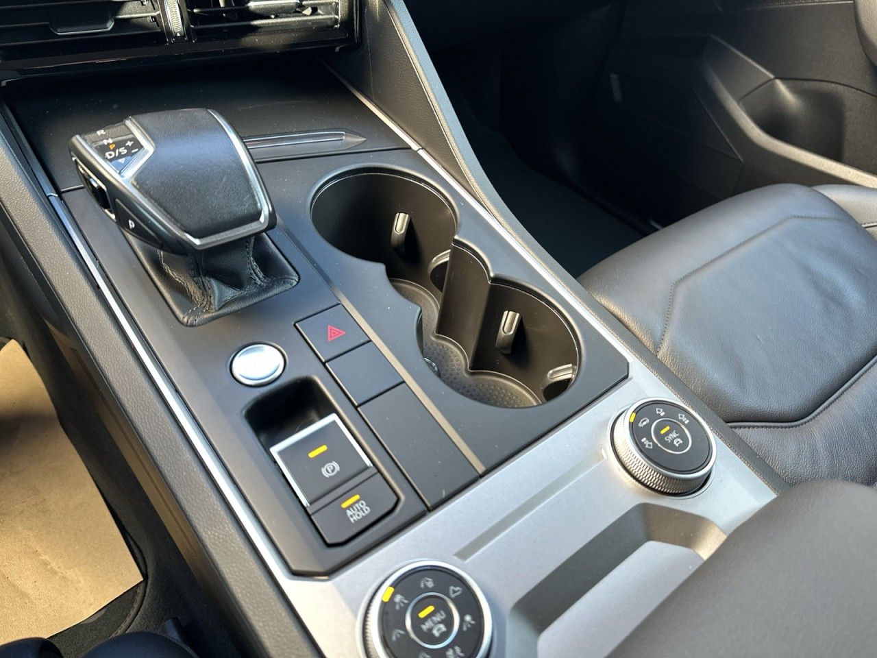 Volkswagen Touareg 3.0 V6 TDI Elegance 4Motion - Samsaru's Car Outlet