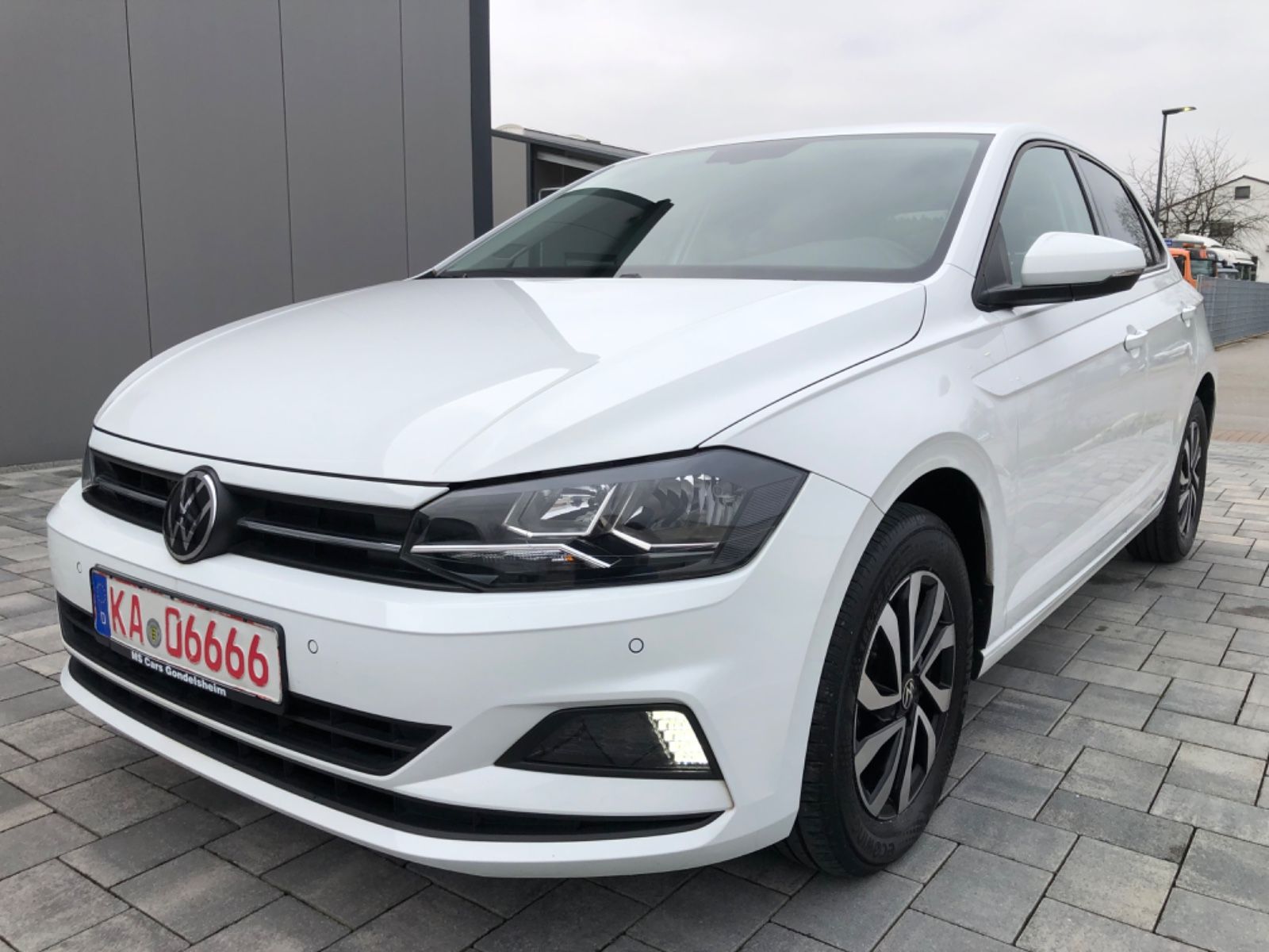 Volkswagen Polo VI Active - Samsaru's Car Outlet