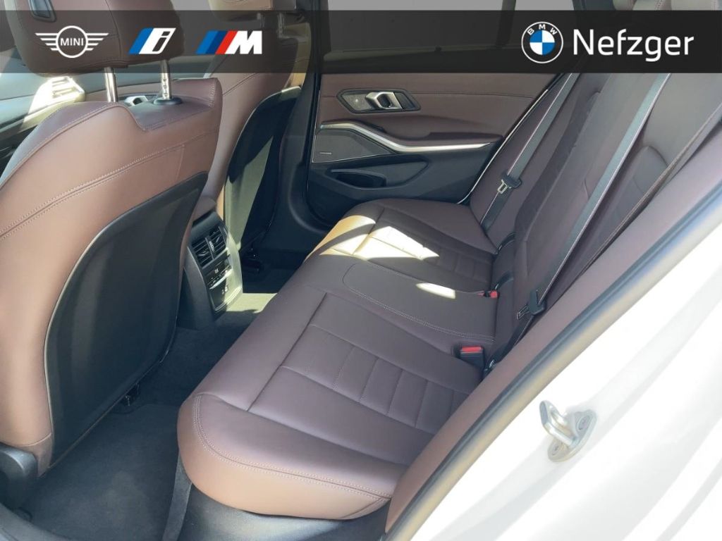 BMW 330 i xDrive Tour. M Sport HUD Pano H/K HiFi AHK