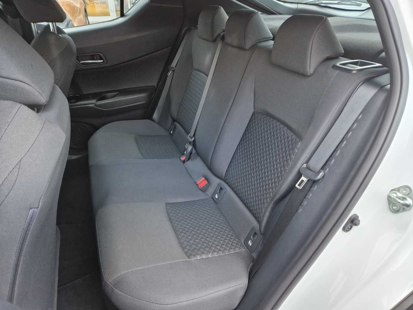 Toyota C-HR Hybrid Flow - Samsaru's Car Outlet