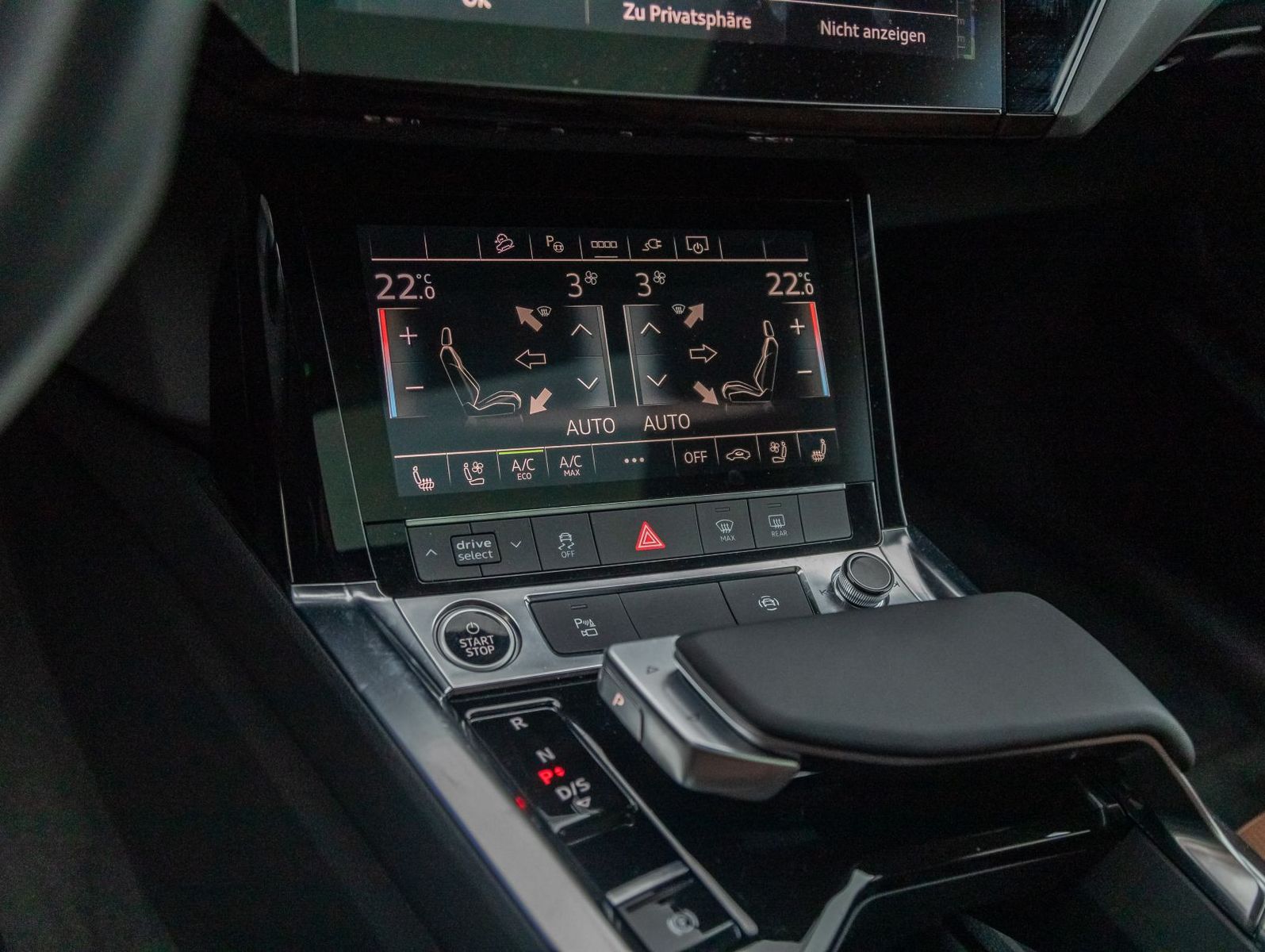 Audi Q8 S line 50 e-tron quattro - Samsaru's Car Outlet